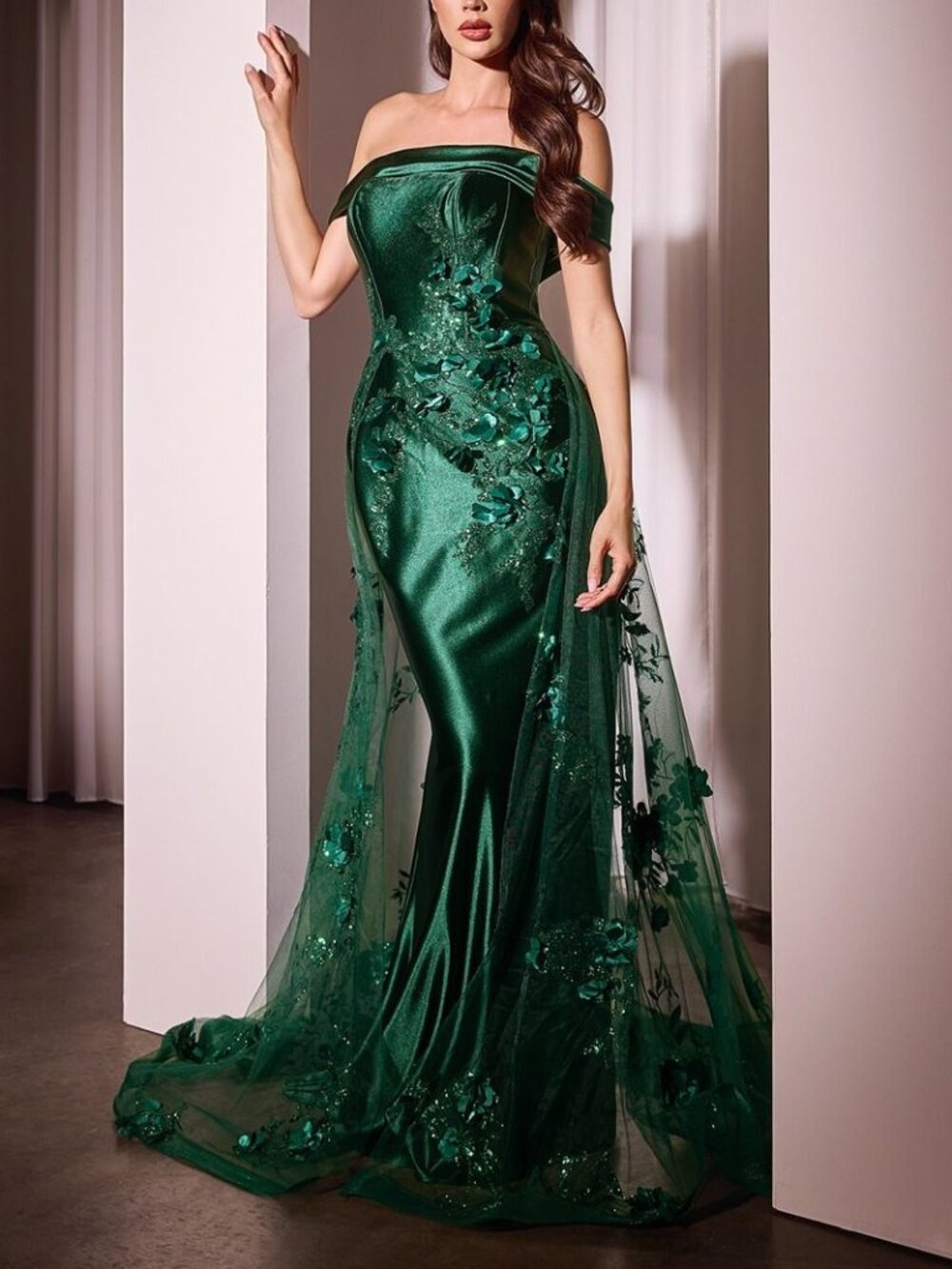 EMERALD GREEN FORMAL DRESS. FIT AND FLARE OFF SHOULDER FITTED SATIN TULLE GOWN